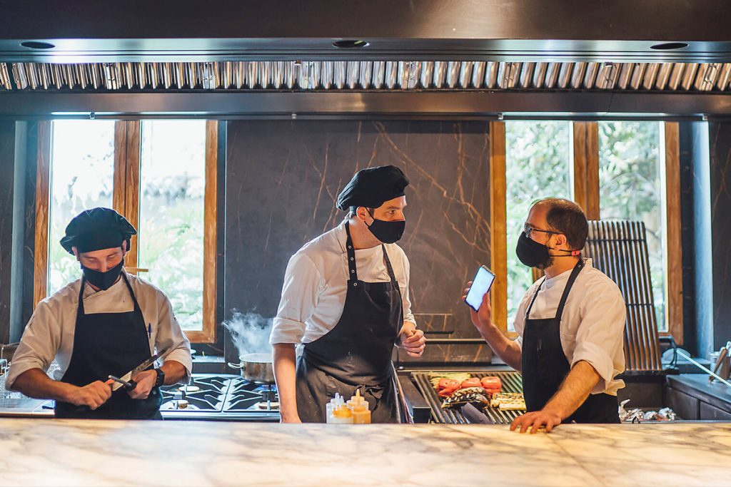 Digitalization in the workplace in hospitality