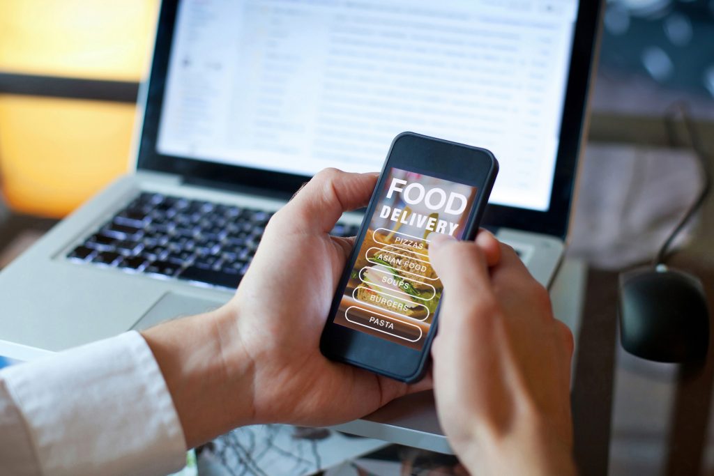 Ghost Kitchen as Disruptive Restaurant Trend | FoodNotify Hospitality Blog
