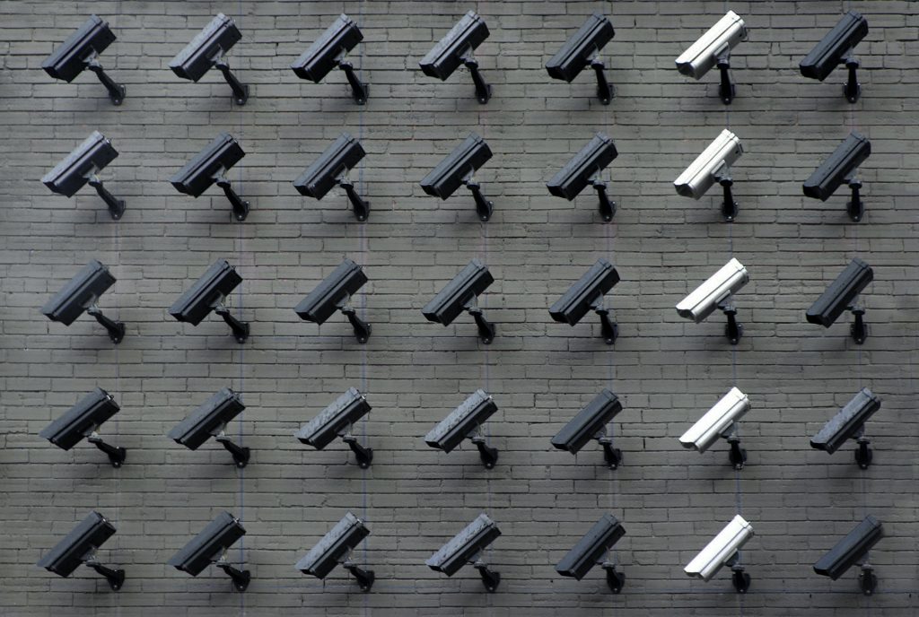 Datensicherheit als Herausforderung bei Sprachsteuerung.