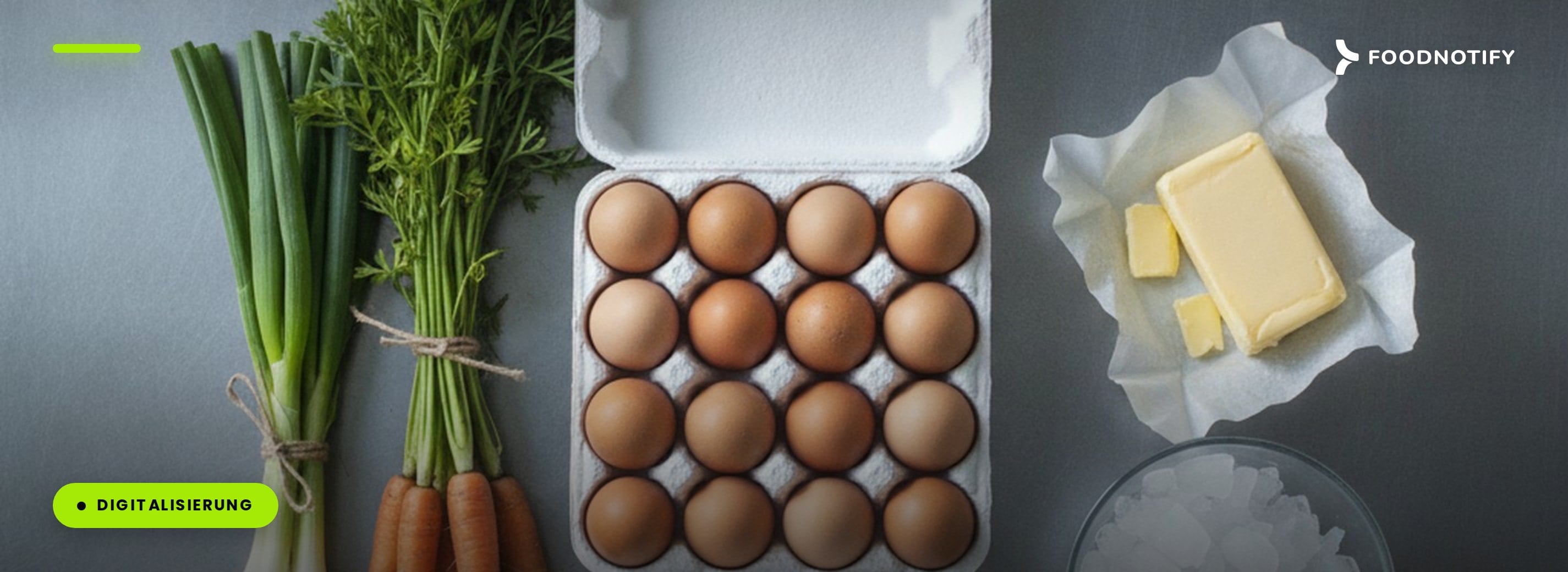 Eier, frisches Gemüse und Butter auf Edelstahltisch als Bild für Warenwirtschaft und Bestellwesen in der Gastronomie